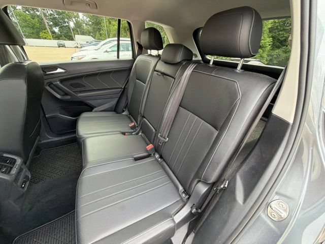 Used 2022 Volkswagen Tiguan SE AWD/4WD image 15