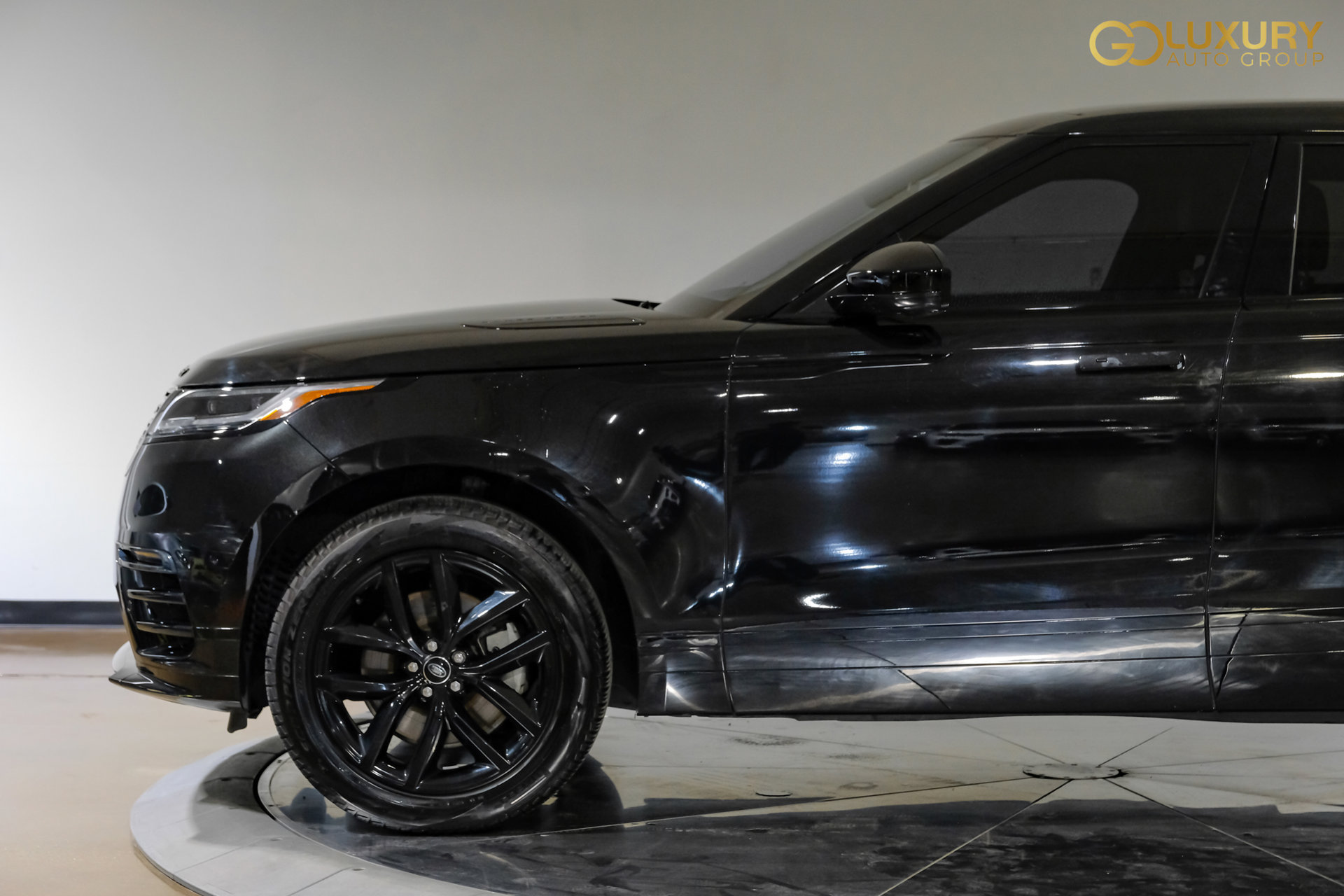 Used 2025 Land Rover Range Rover Velar Dynamic SE AWD/4WD image 14