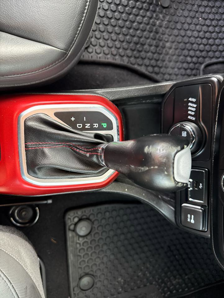 Used 2018 Jeep Renegade Trailhawk AWD/4WD image 21