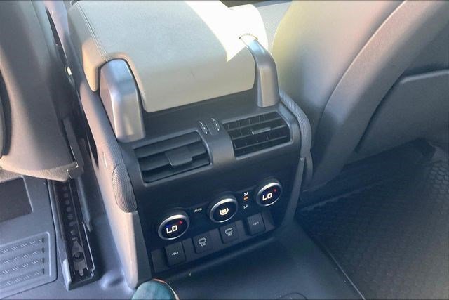 Used 2022 Land Rover Defender 90 X-Dynamic S image 38