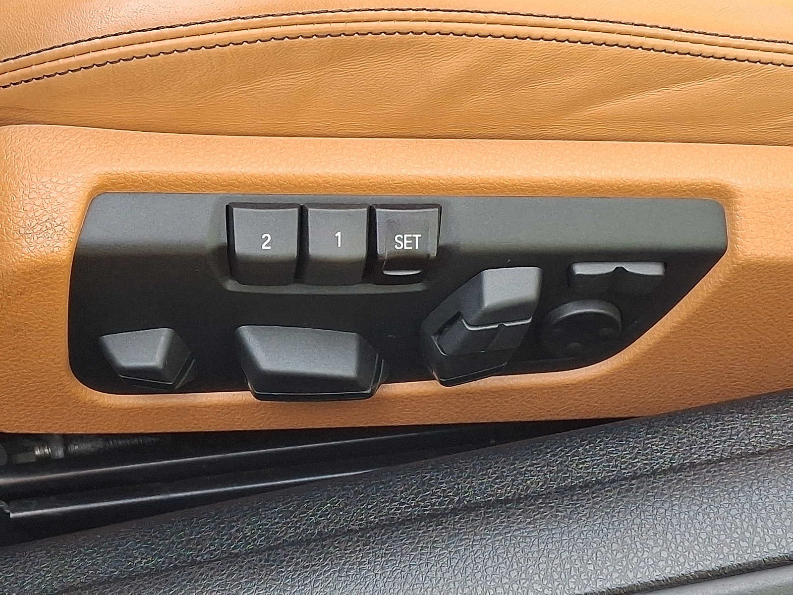 Used 2018 BMW 650i Convertible RWD image 12