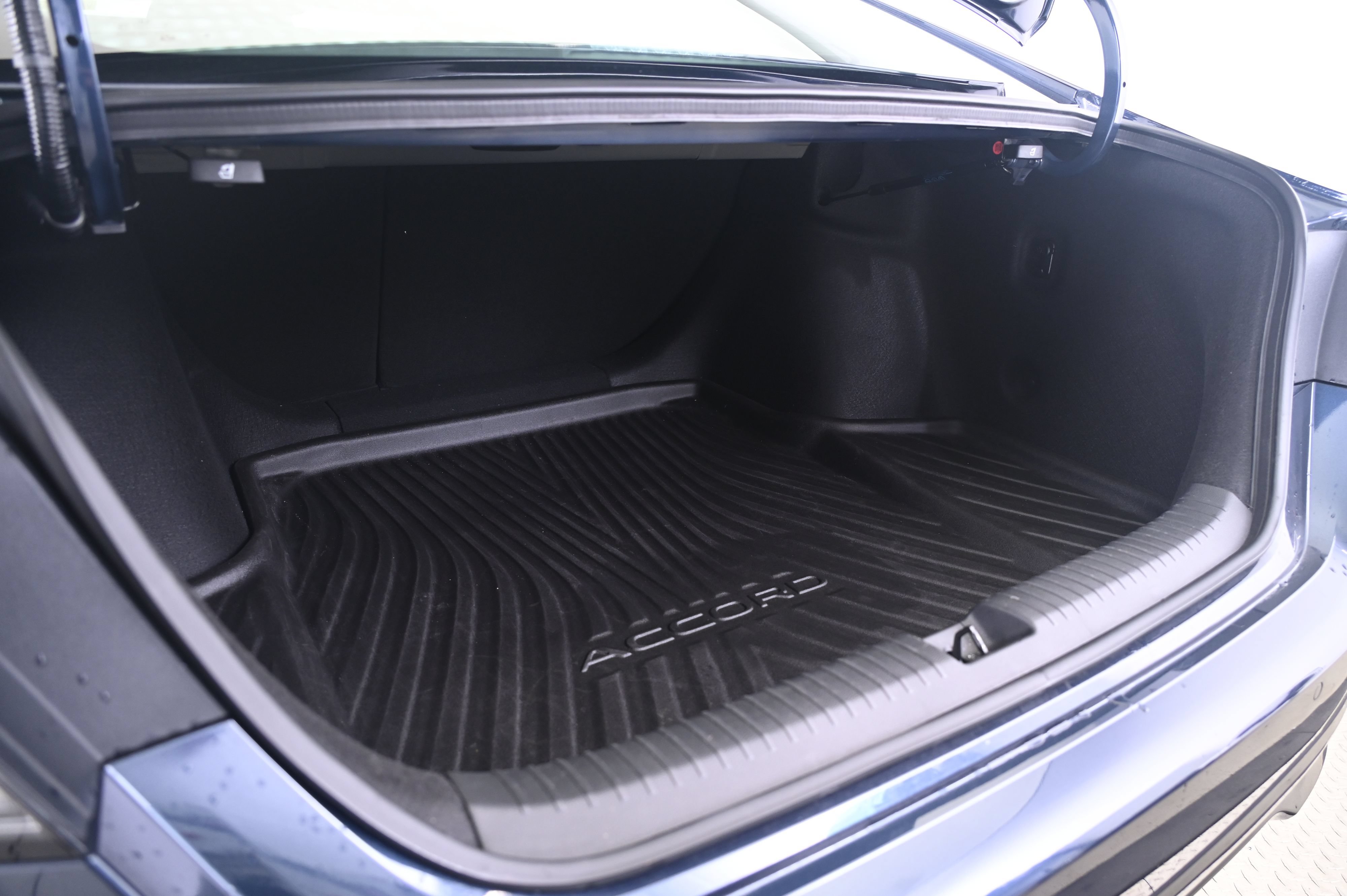 Used 2023 Honda Accord Touring image 15