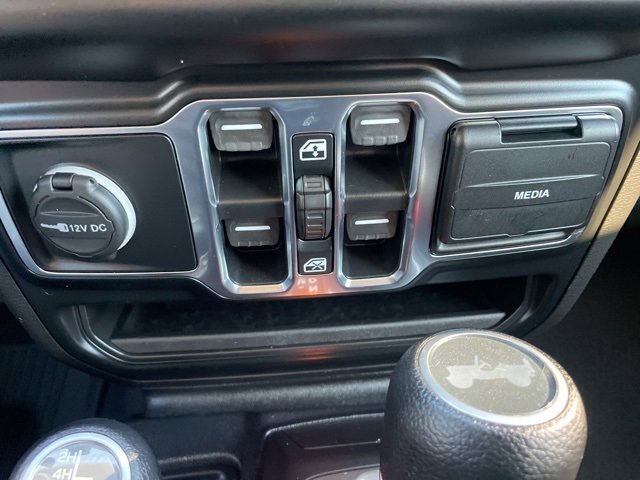 Used 2021 Jeep Wrangler Unlimited Sahara image 28