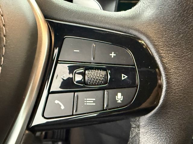 Used 2023 BMW 540i w/ Premium Package RWD image 10