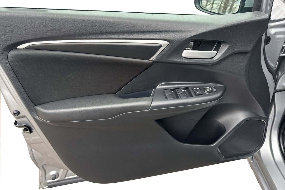 Used 2019 Honda Fit LX image 17