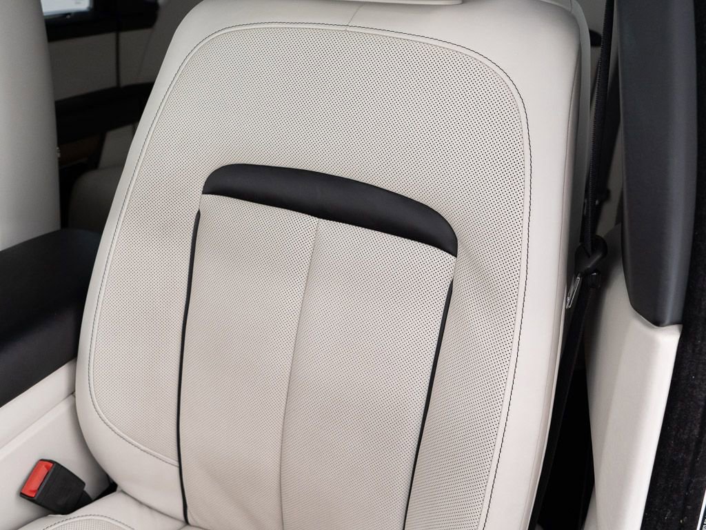 Certified 2020 Rolls-Royce Cullinan image 19