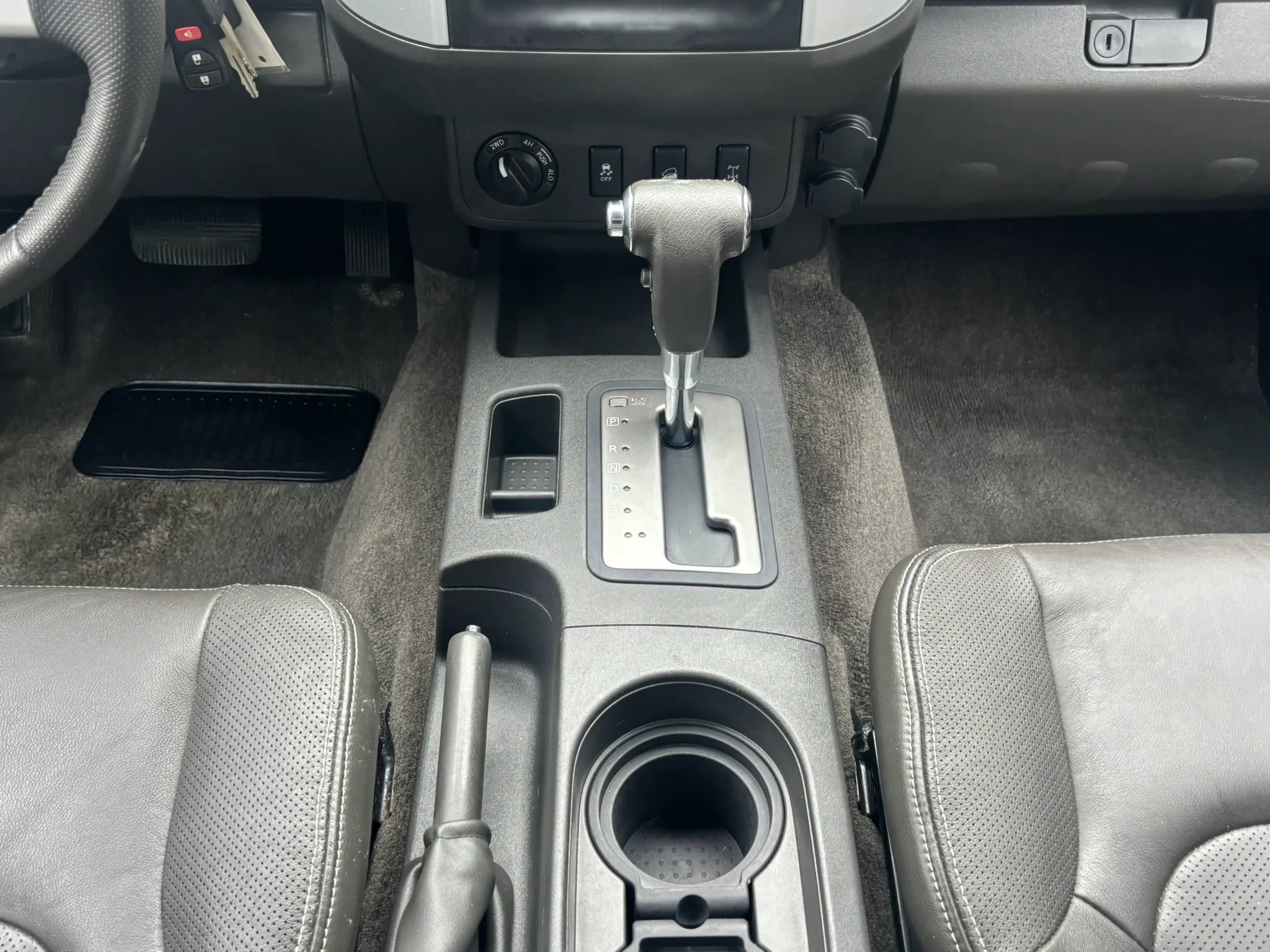 Used 2013 Nissan Xterra PRO-4X w/ Pro-4x Leather Pkg AWD/4WD image 28