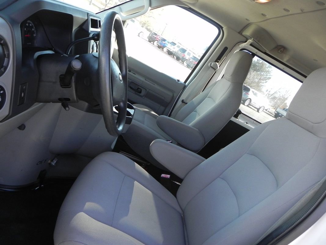 Used 2009 Ford E-150 and Econoline 150 Wagon image 13