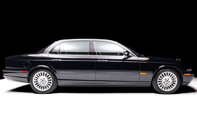 Used 2005 Jaguar XJ8 RWD image 2