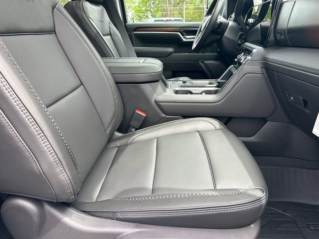 New 2026 GMC Sierra 3500 Denali w/ Denali Reserve Package image 14
