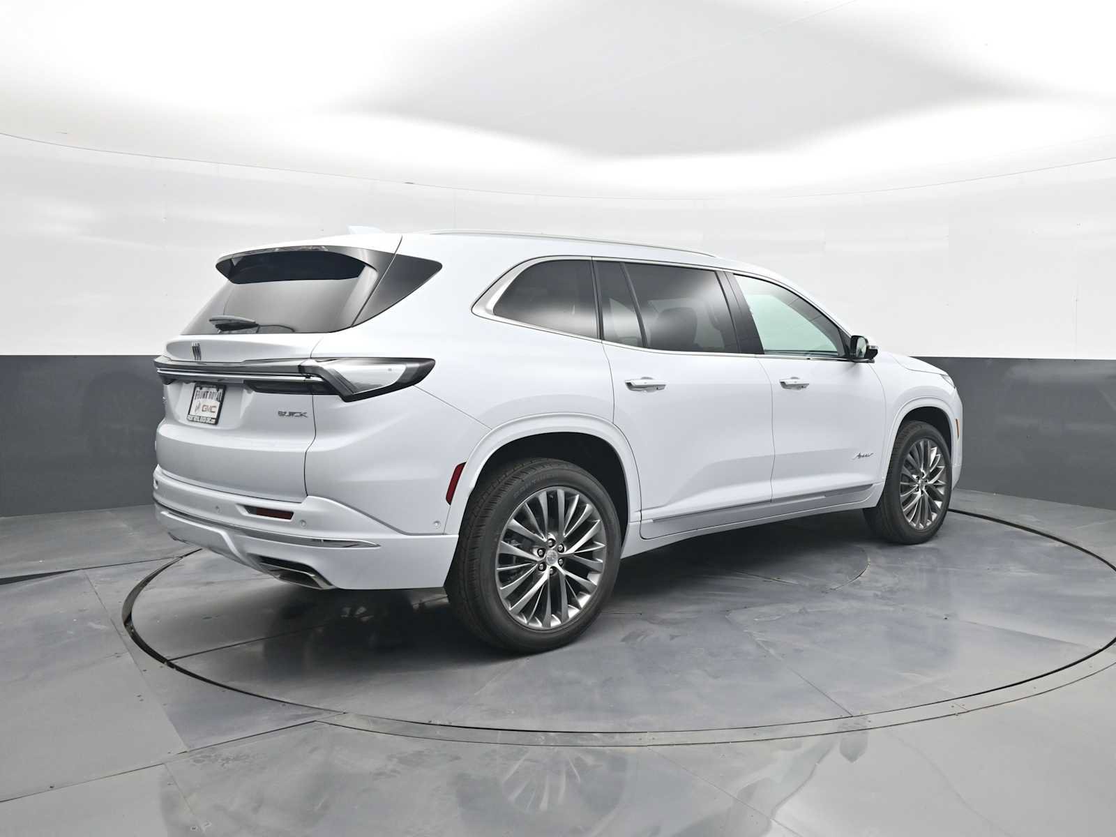 New 2026 Buick Enclave Avenir w/ Super Cruise Package AWD/4WD image 8