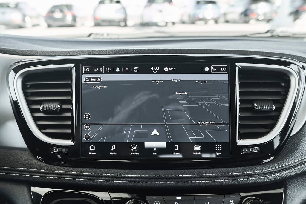 Used 2025 Chrysler Pacifica Limited FWD image 43