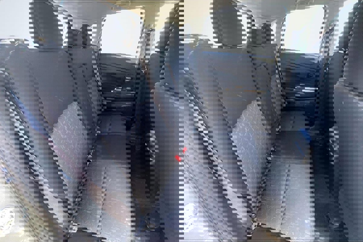 Used 2020 Mitsubishi Outlander Sport SE image 27