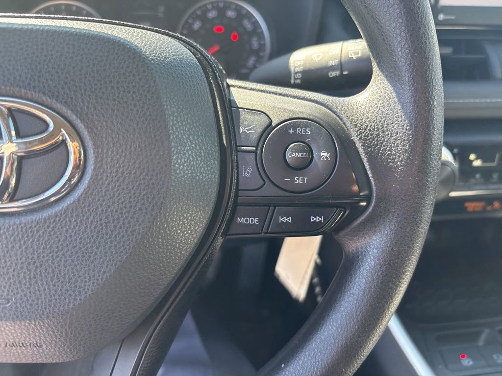 Used 2020 Toyota RAV4 LE w/ All Weather Liner Package AWD/4WD image 20