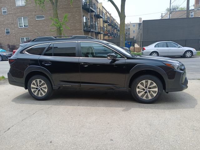 Used 2025 Subaru Outback Premium image 2