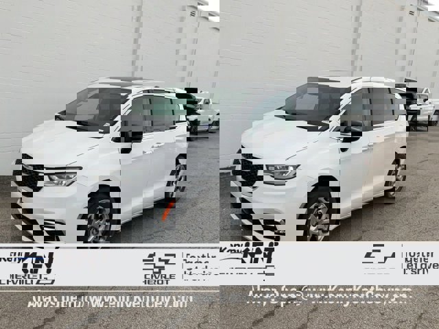 Used 2024 Chrysler Pacifica Limited image 38