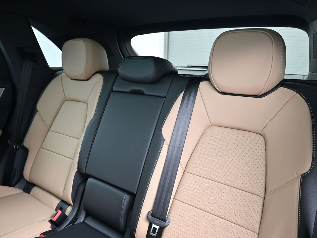 New 2026 Porsche Cayenne image 6