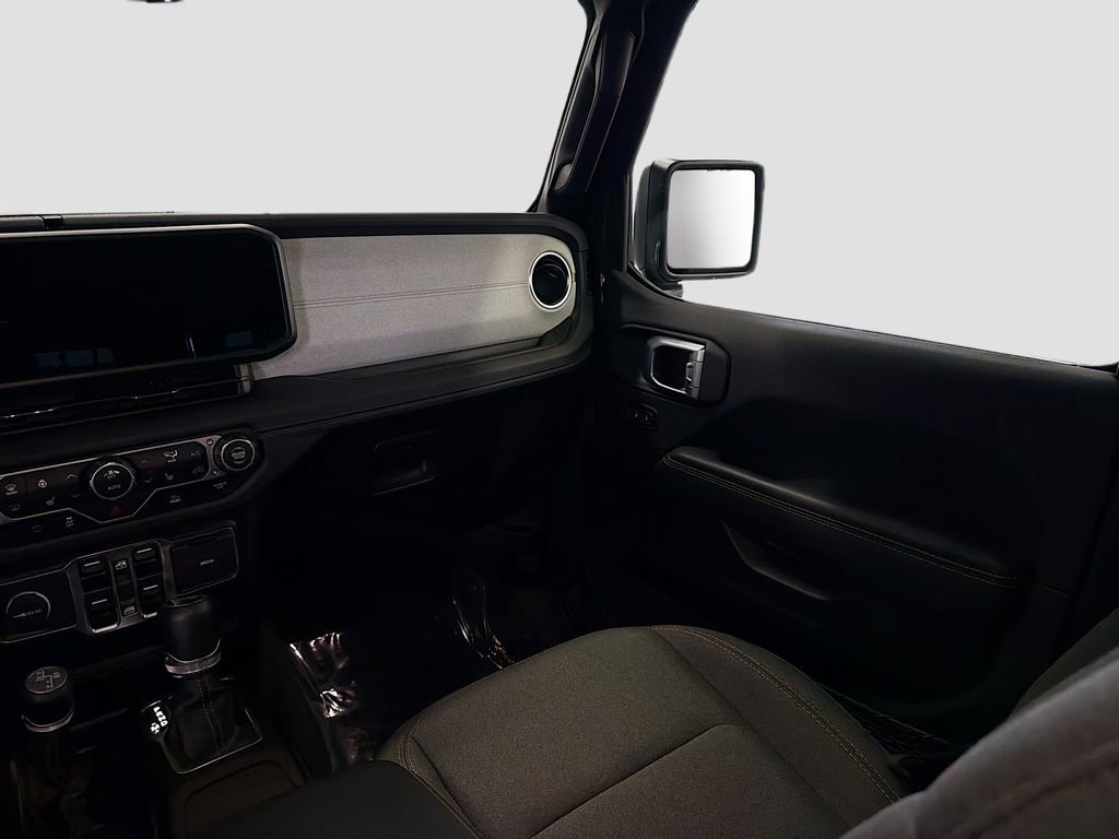 Used 2024 Jeep Wrangler Unlimited Sahara w/ Technology Group image 22