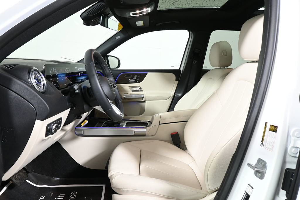 Used 2026 Mercedes-Benz GLB 250 4MATIC image 3