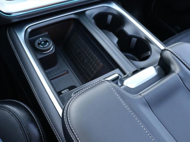 Used 2025 Ford Expedition Max Platinum w/ Stealth Appearance Package image 24