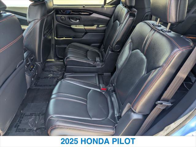 Certified 2025 Honda Pilot TrailSport image 22