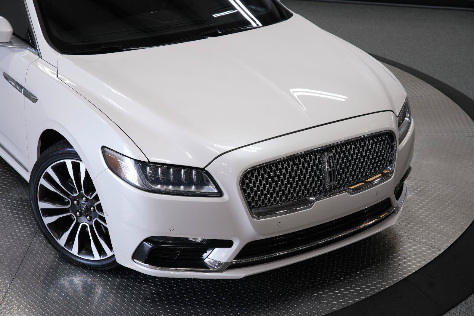 Used 2019 Lincoln Continental Reserve AWD/4WD image 54