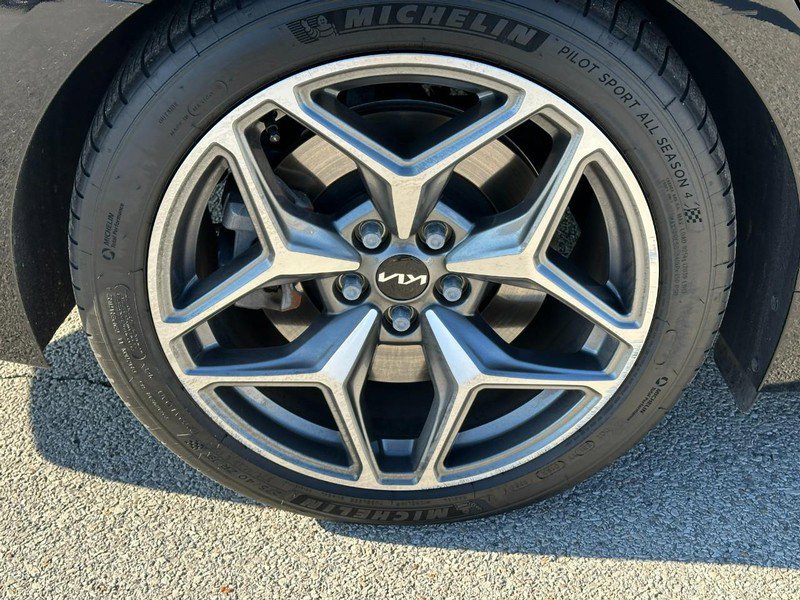 Used 2019 Kia K900 Luxury w/ VIP Package image 7