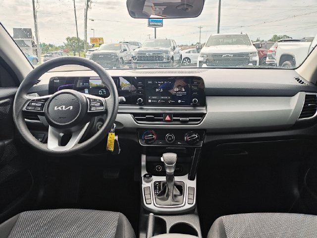 Used 2026 Kia Seltos LX FWD image 16
