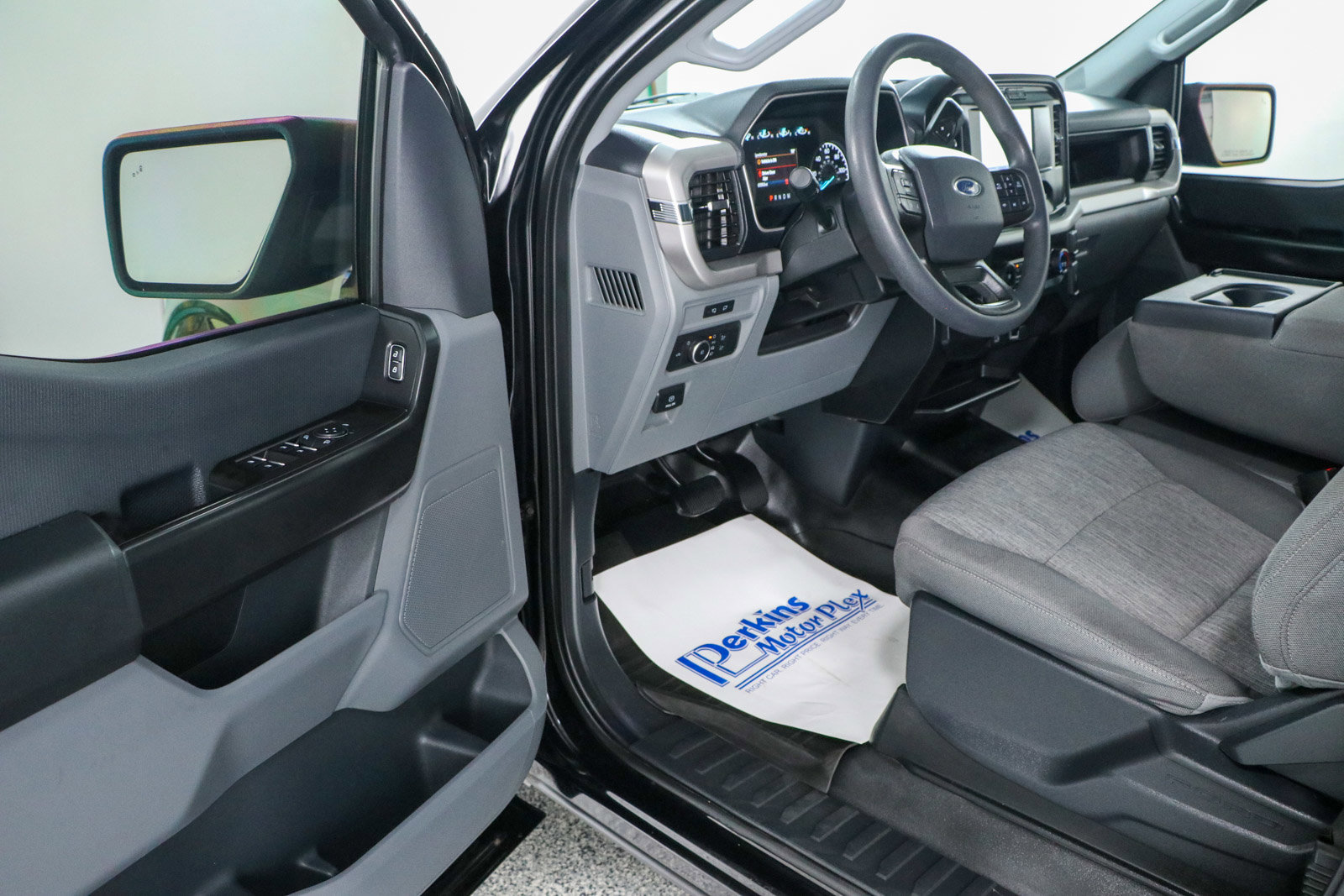 Used 2022 Ford F150 XL w/ Equipment Group 101A High image 3