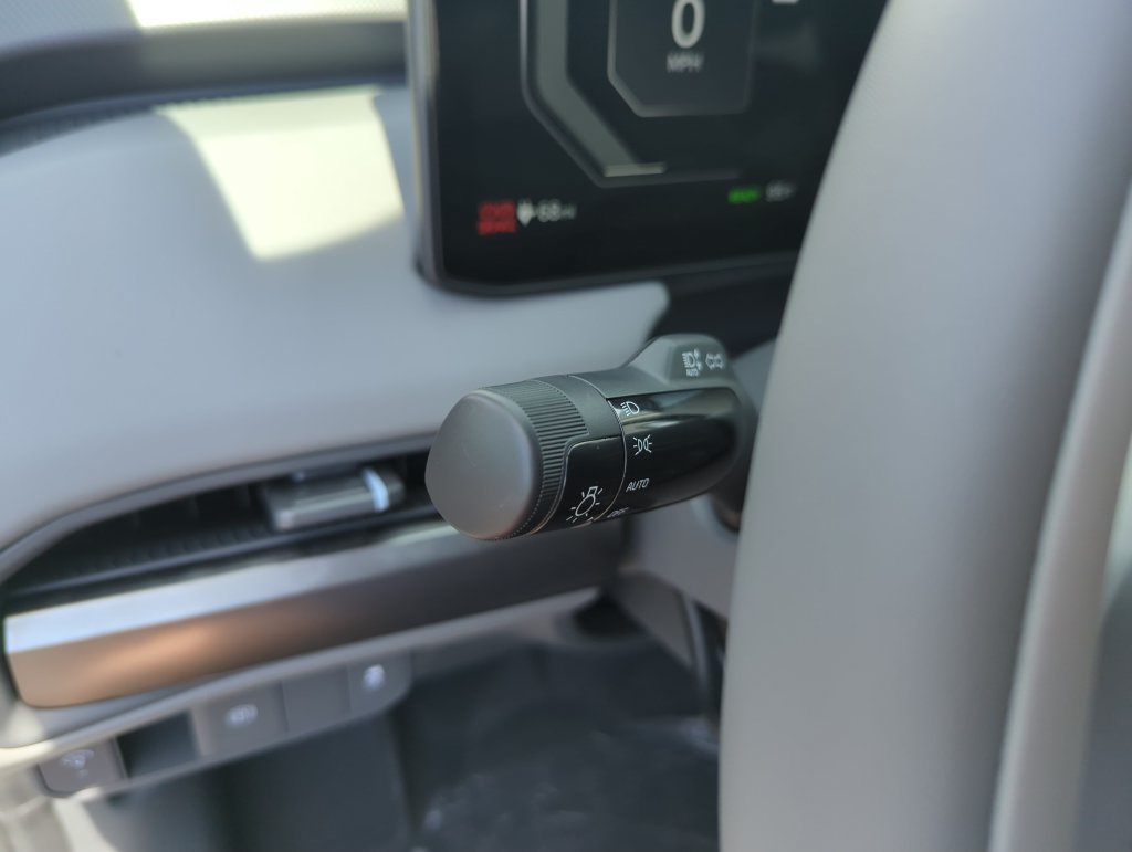 New 2027 Kia EV3 Wind FWD image 21