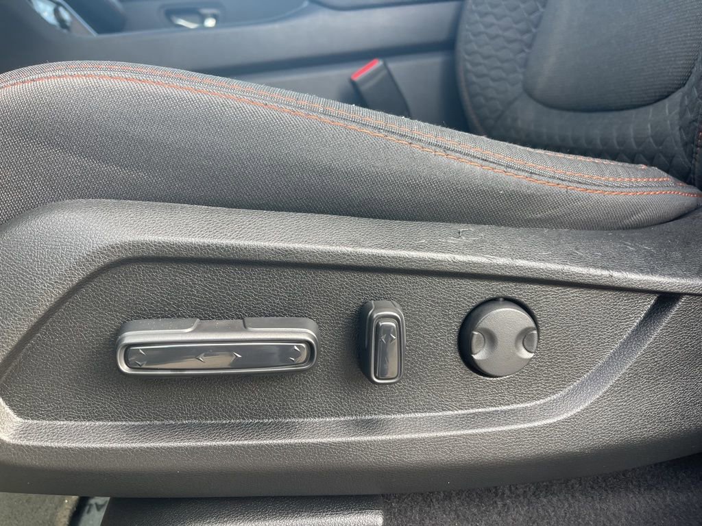 Used 2025 Honda Pilot Sport image 11