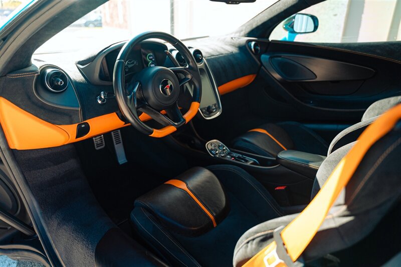 Used 2017 McLaren 570S RWD image 23