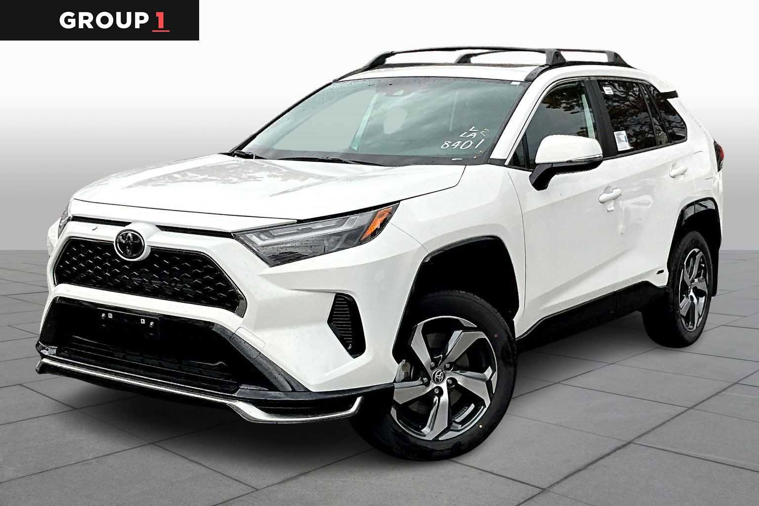 New 2025 Toyota RAV4 SE