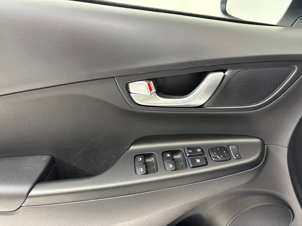 Used 2023 Hyundai Kona SEL w/ Convenience Package FWD image 17