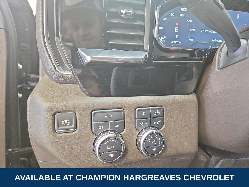 Used 2025 GMC Sierra 1500 SLT AWD/4WD image 23