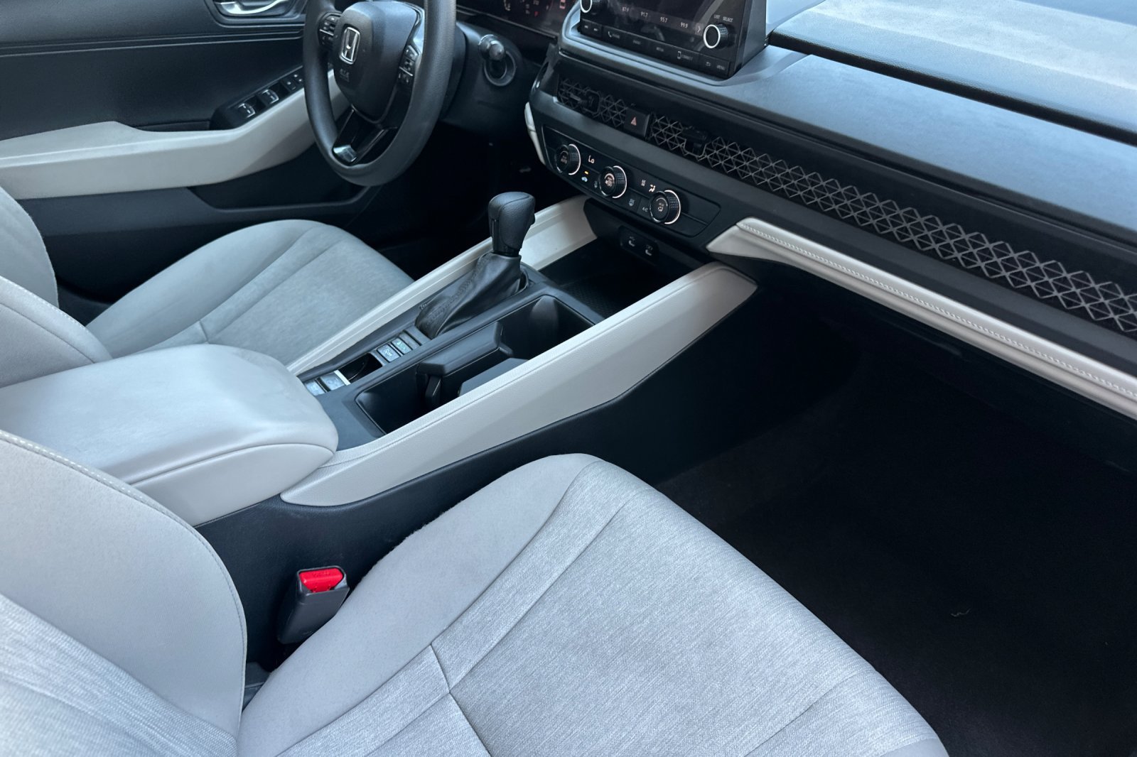 Used 2023 Honda Accord LX image 18