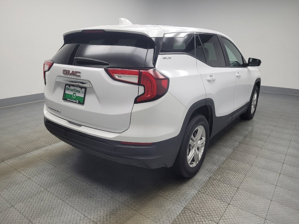 Used 2024 GMC Terrain SLE image 9
