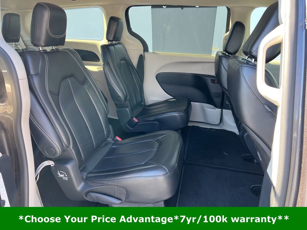 Certified 2023 Chrysler Pacifica Touring-L image 17