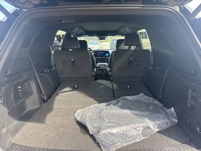 Used 2024 Chevrolet Traverse RS w/ LPO, Floor Liner Package image 8