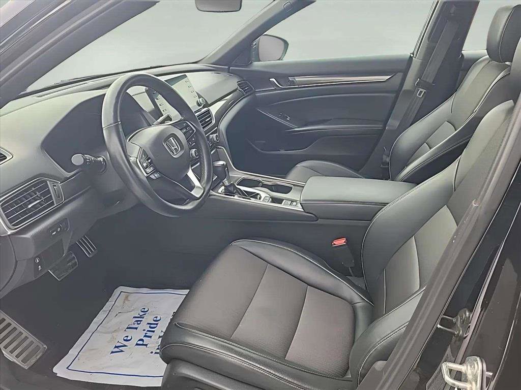 Used 2018 Honda Accord Sport image 9