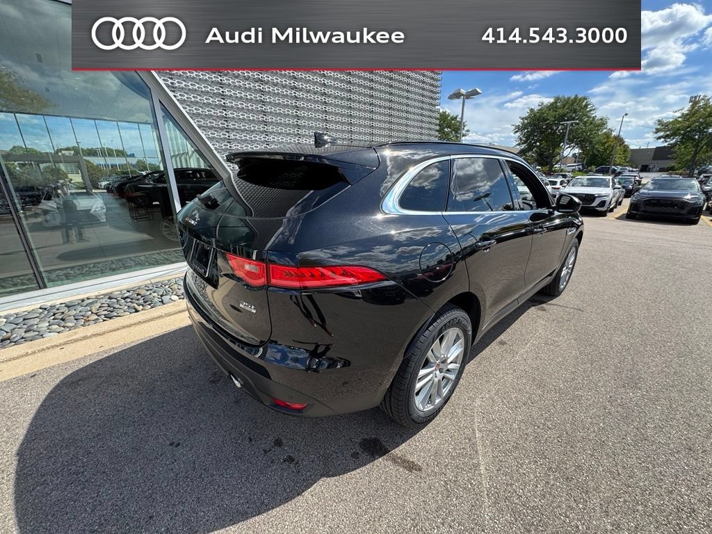 Used 2017 Jaguar F-PACE Prestige AWD/4WD image 4