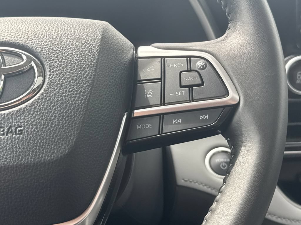 Used 2026 Toyota Highlander XLE AWD/4WD image 21