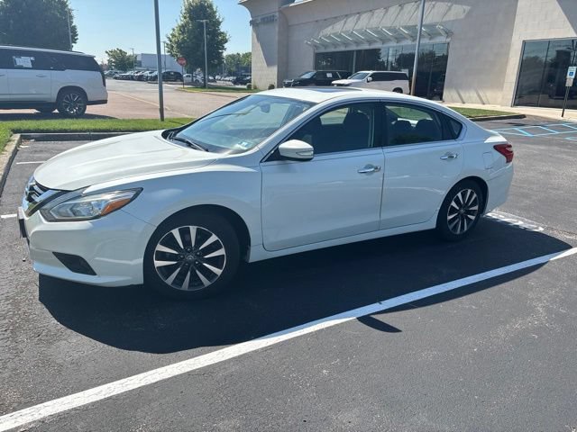 Used 2017 Nissan Altima 2.5 SV w/ Convenience Package