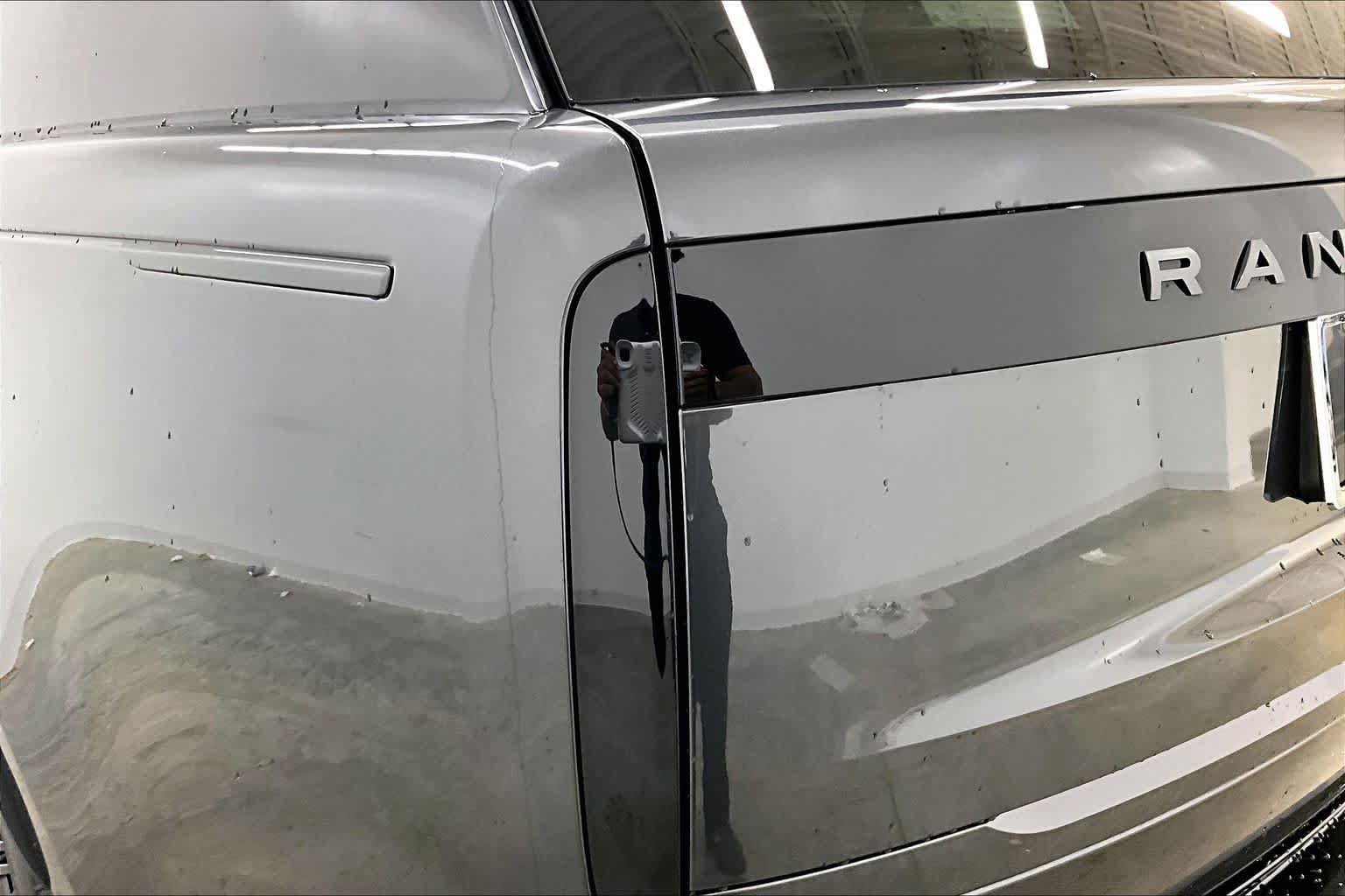 Used 2025 Land Rover Range Rover SE AWD/4WD image 29
