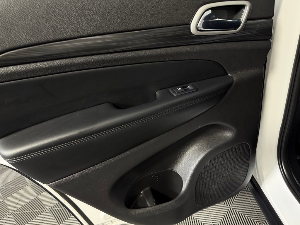 Used 2021 Jeep Grand Cherokee Laredo w/ Security & Convenience Group image 27