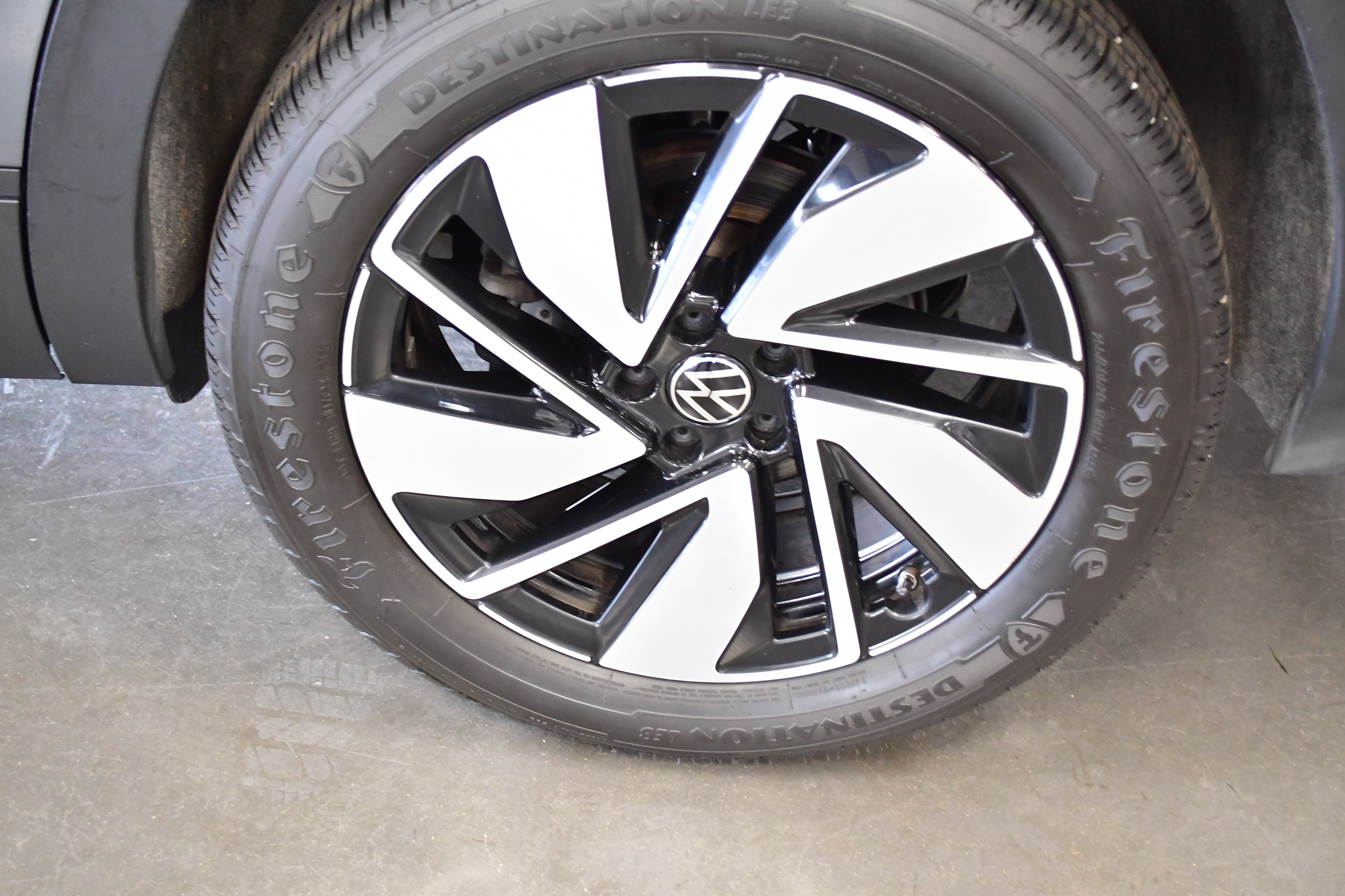 Used 2024 Volkswagen Atlas SE AWD/4WD image 34