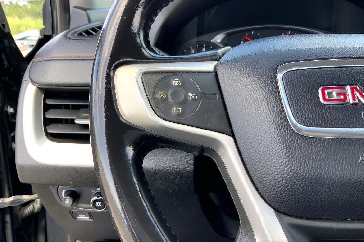 Used 2018 GMC Terrain SLE w/ Driver Convenience Package FWD image 23