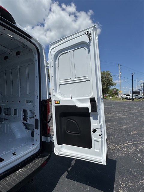New 2025 Ford Transit 250 148 Medium Roof image 15