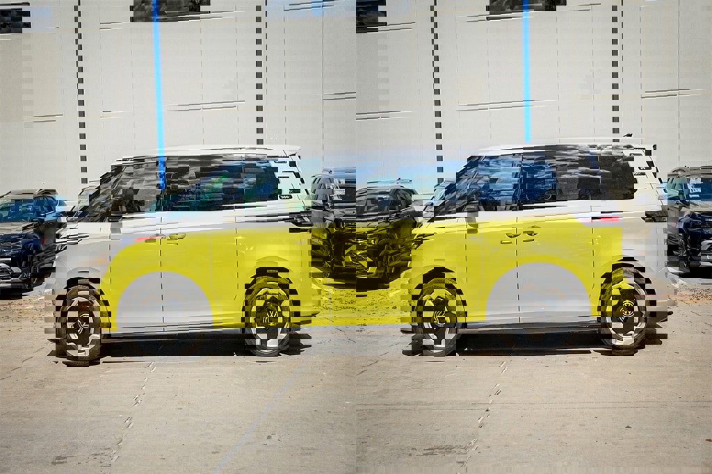 New 2025 Volkswagen ID. Buzz Pro S Plus image 4