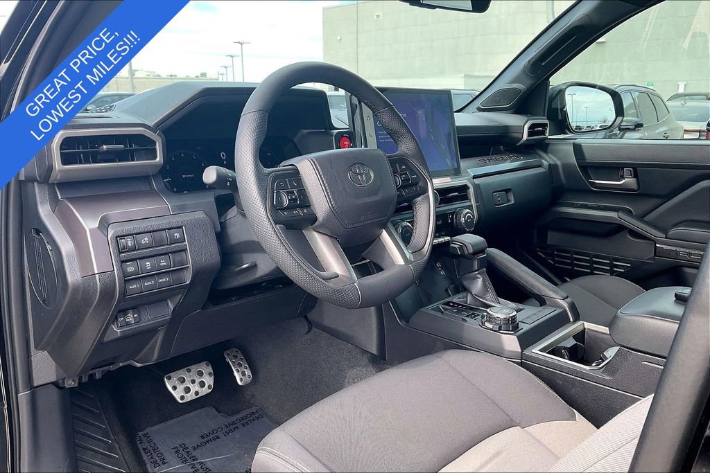 Used 2025 Toyota Tacoma TRD Sport w/ TRD Sport Upgrade Package image 18